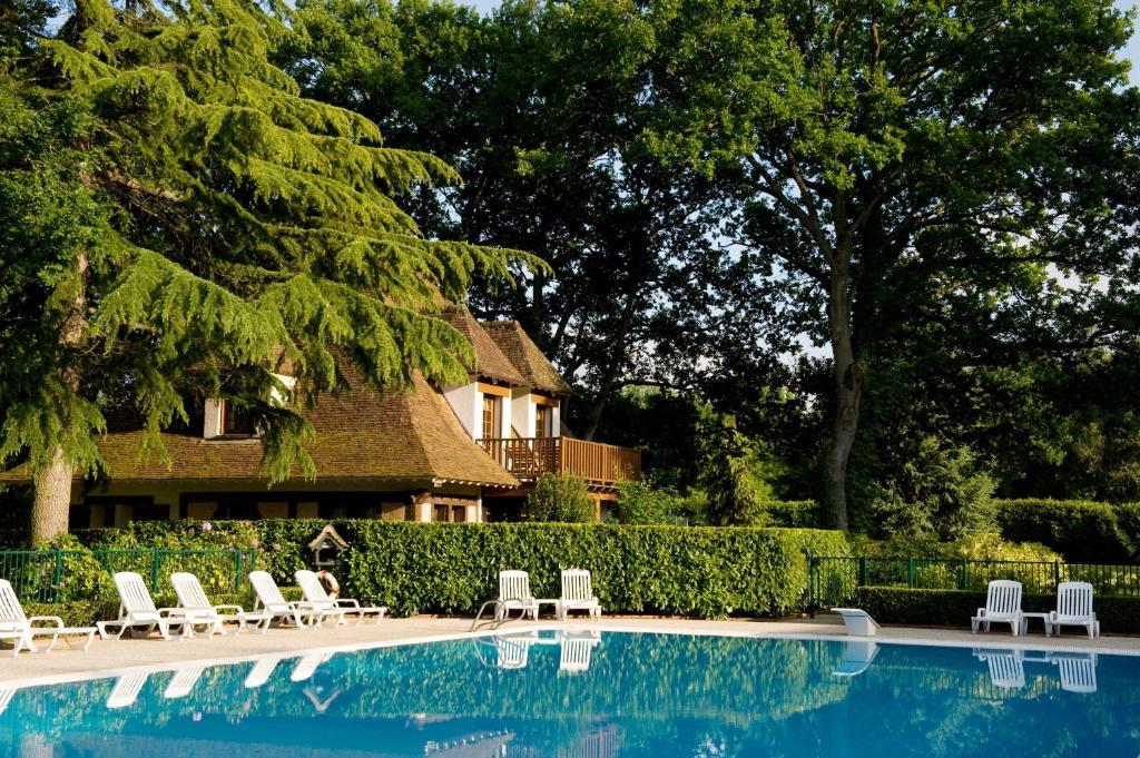 Auberge Des Templiers Boismorand Exterior photo